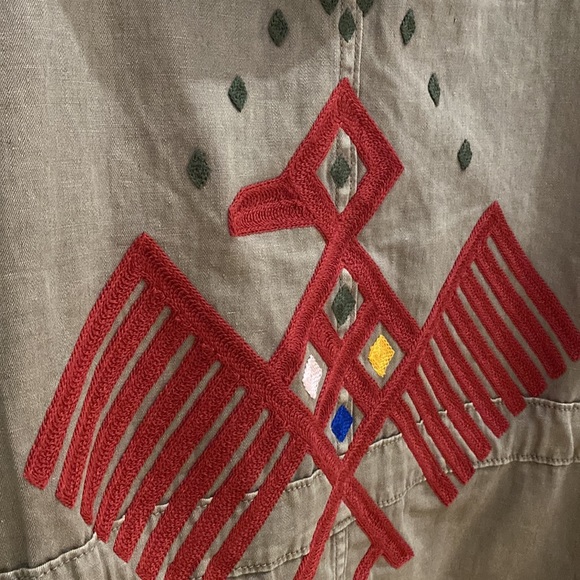 Aritzia Community / Loose fitting hood with embroidery on back - Picture 5 of 6